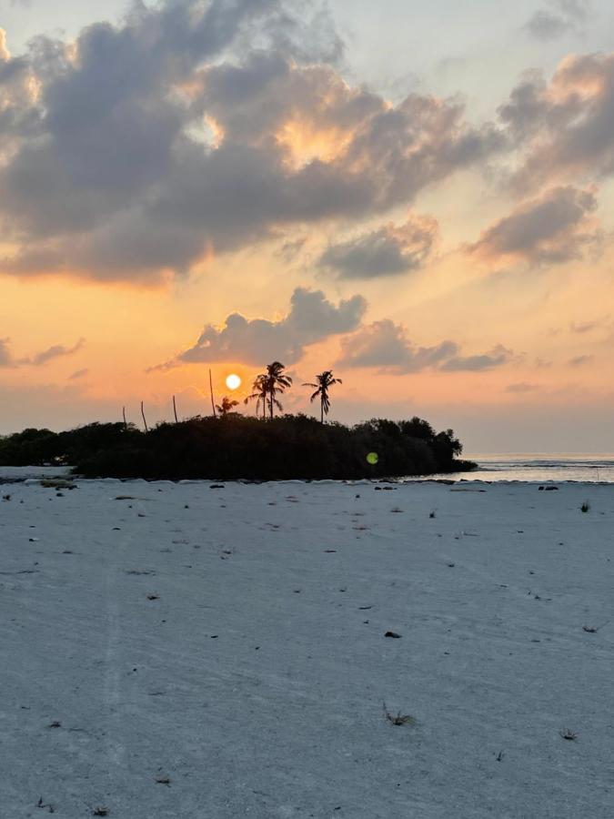 La Isla Tropica Hotel Guraidhoo  Exterior photo